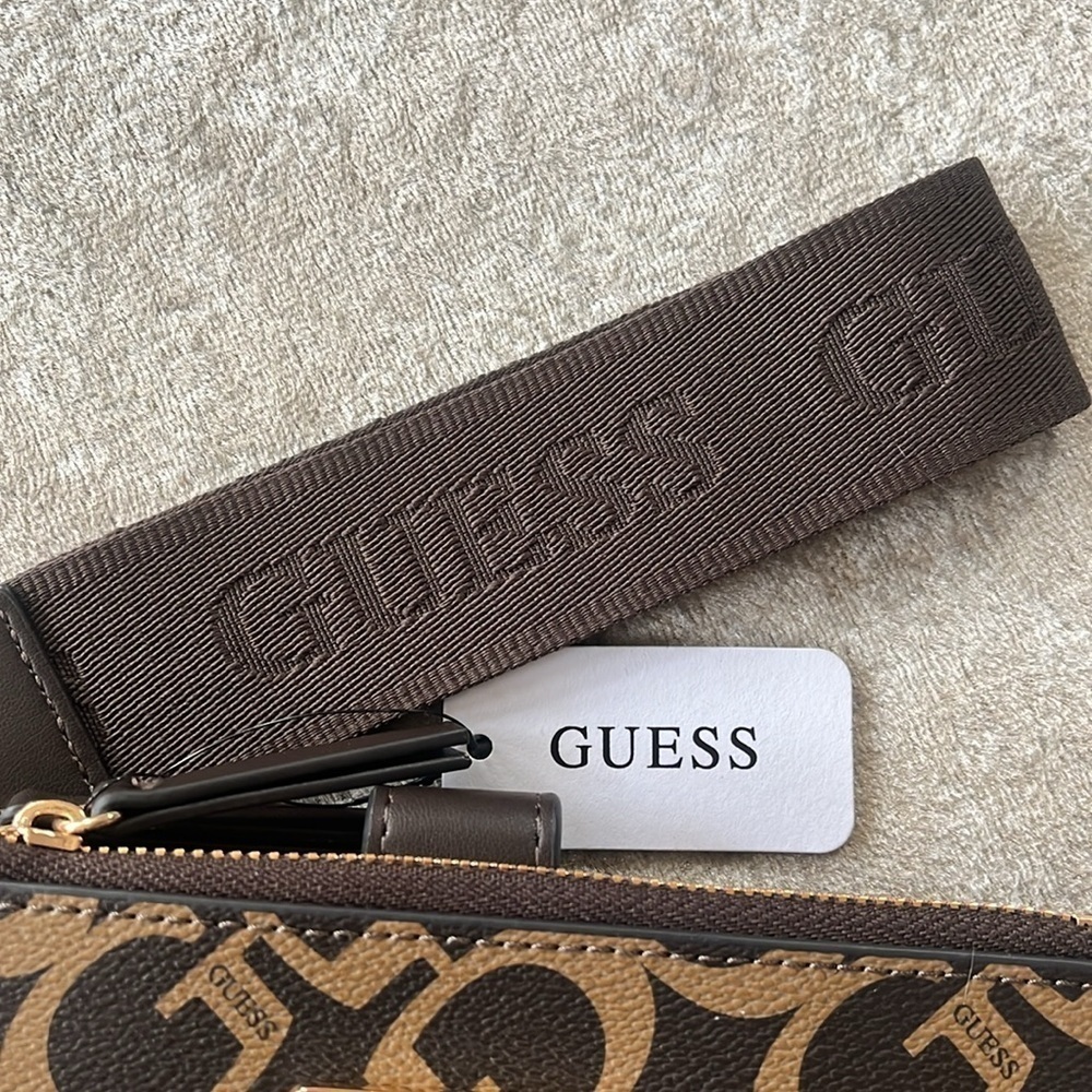 Brand New Guess Two Tone Brown Cappuccino Logo Wristlet Wallet Phone Holder - Picture 4 of 16